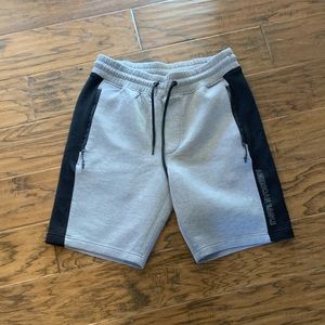 Men’s American Eagle shorts